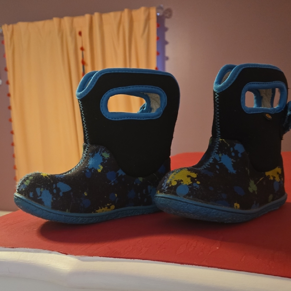 Bogs Kids Black and Blue Splatter Boots